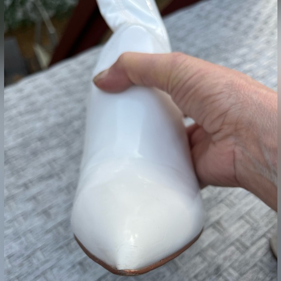 White PU booties, pointy nose, soft shaft, great condition, size 10M - Picture 7 of 8